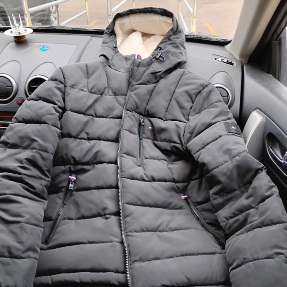 Brand new Tommy hilfiger jacket - Picture 7 of 11